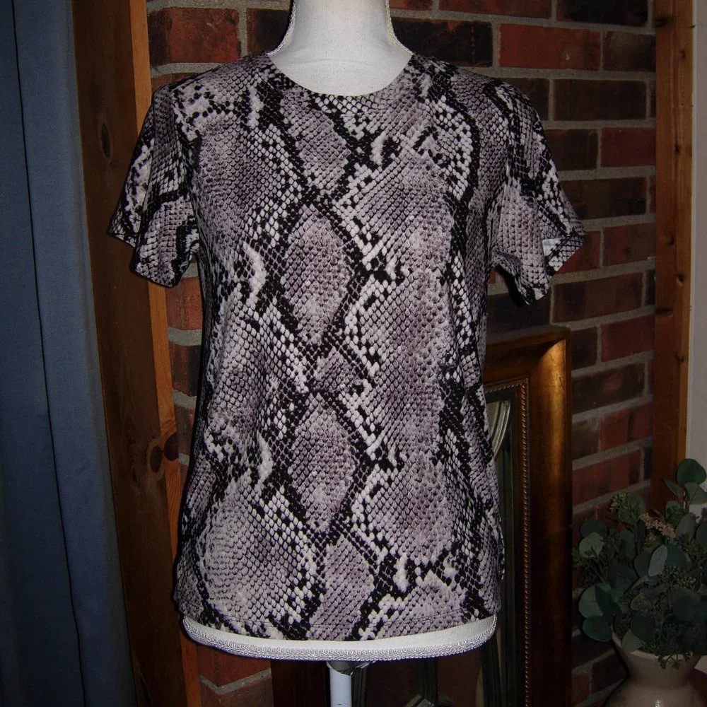 Socialite Soft Snake Skin Print T-Shirt XS